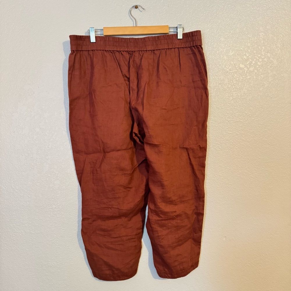 Eileen Fisher Organic‎ Linen Mid Rise Tapered Crop Pant in Fall Rust - Picture 3 of 3